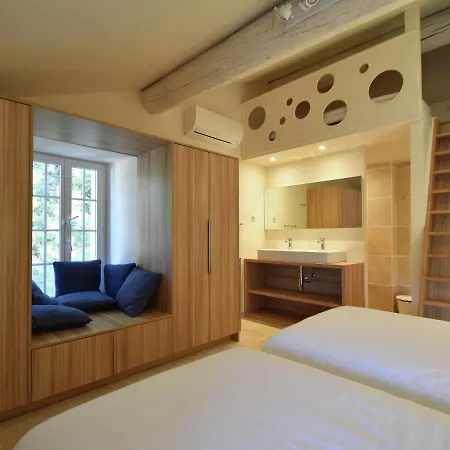 Charming Flat In Apartment *